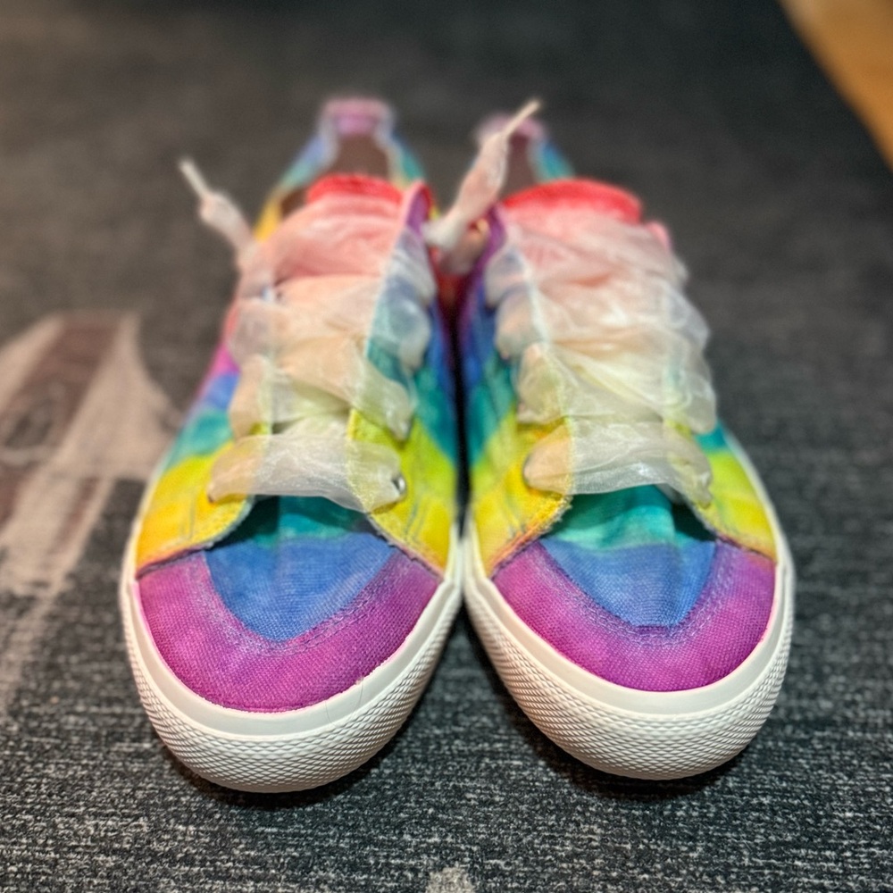 Hand died 🌈 Maurices brand canvas tennis shoe. Women’s size 9.5.